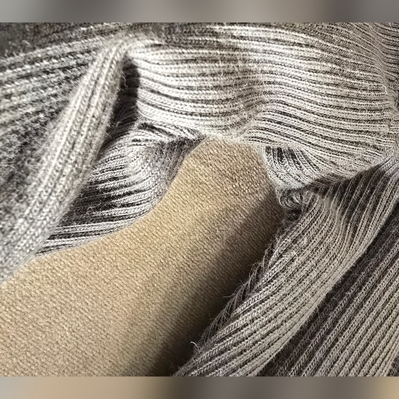 BBP Turtleneck - Picture 5 of 7